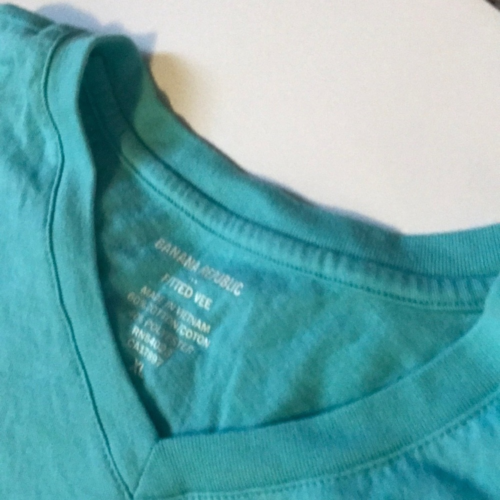 men’s banana republic XL V-Neck T shirt blue teal
